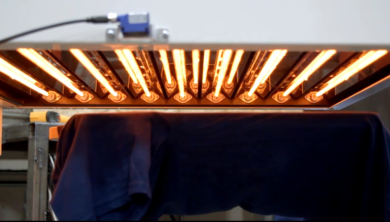 Comparison of quartz infrared heating tube and stainless steel heating tube